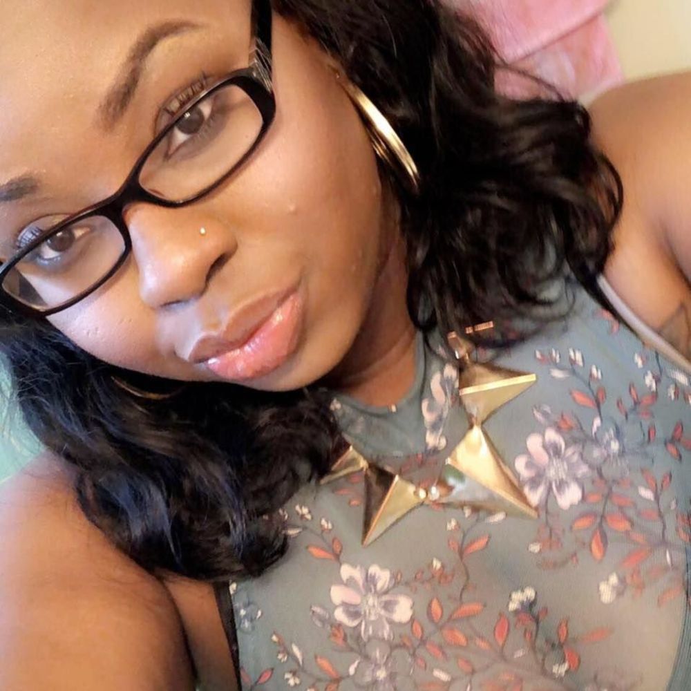 Meet your Posher, Lea